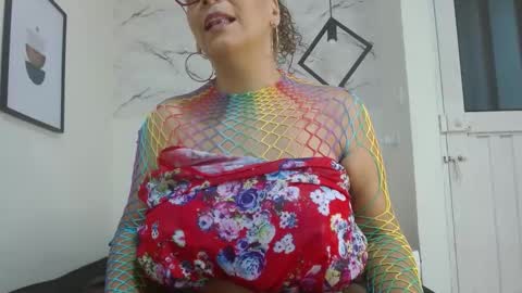 Snapshot of evamills1 chatting on 10/09/25, 08:51 Eva Mills online show from 10/09/25, 08:51