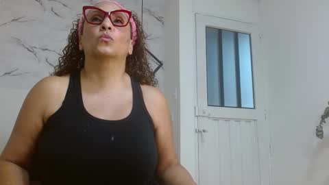 Eva Mills online show from 10/26/25, 05:08