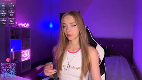 Snapshot of evamourr chatting on 07/05/26, 05:53 Eva online show from 07/05/26, 05:53
