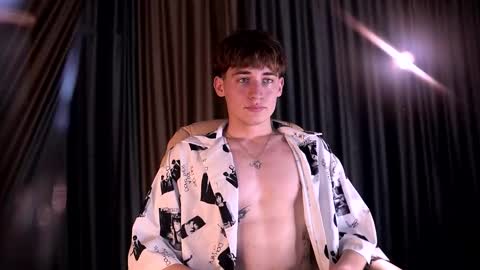 Snapshot of evan__joy chatting on 02/09/26, 09:30 Evan online show from 02/09/26, 09:30