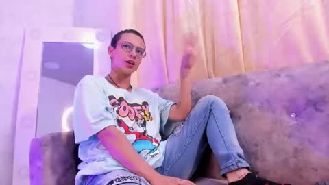 Snapshot of evan_smitt_ chatting on 01/25/25, 01:08 Evan Smitt online show from 01/25/25, 01:08