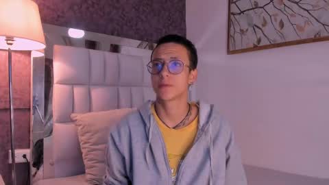 Snapshot of evan_smitt_ chatting on 01/30/25, 12:27 Evan Smitt online show from 01/30/25, 12:27