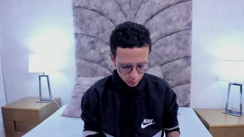 Snapshot of evan_smitt_ chatting on 02/10/25, 11:57 Evan Smitt online show from 02/10/25, 11:57