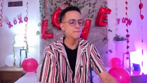 Snapshot of evan_smitt_ chatting on 02/15/25, 01:16 Evan Smitt online show from 02/15/25, 01:16