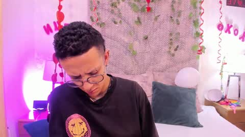 Snapshot of evan_smitt_ chatting on 02/17/25, 03:20 Evan Smitt online show from 02/17/25, 03:20