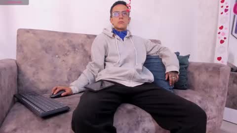 Snapshot of evan_smitt_ chatting on 02/19/25, 12:22 Evan Smitt online show from 02/19/25, 12:22