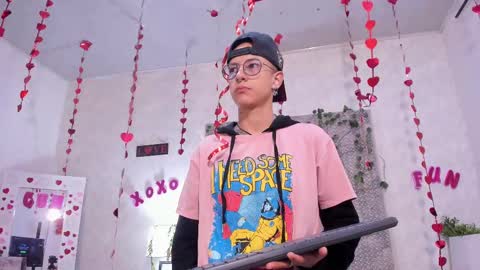 Snapshot of evan_smitt_ chatting on 02/20/25, 12:04 Evan Smitt online show from 02/20/25, 12:04