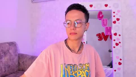 Snapshot of evan_smitt_ chatting on 02/28/25, 03:04 Evan Smitt online show from 02/28/25, 03:04