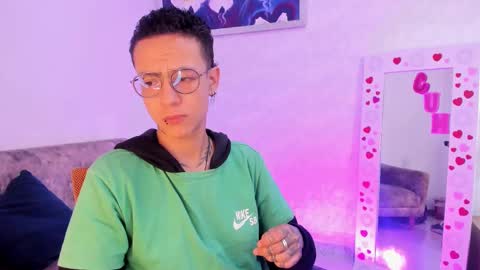 Snapshot of evan_smitt_ chatting on 03/01/25, 12:45 Evan Smitt online show from 03/01/25, 12:45