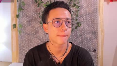 Snapshot of evan_smitt_ chatting on 03/08/25, 04:50 Evan Smitt online show from 03/08/25, 04:50