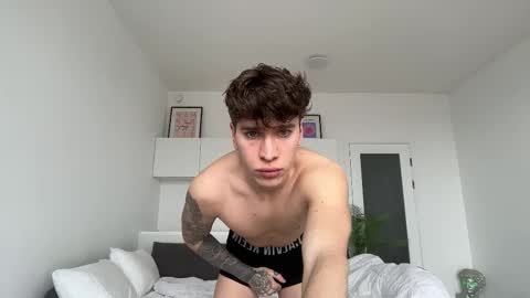 evan_white_ online show from 03/18/26, 10:40