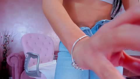 Snapshot of evanew_ chatting on 01/19/25, 11:32 Eva online show from 01/19/25, 11:32