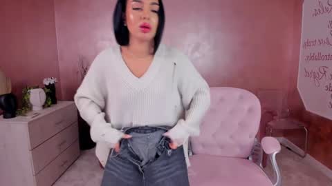 Snapshot of evanew_ chatting on 01/25/25, 11:22 Eva online show from 01/25/25, 11:22