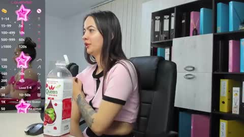 Snapshot of evanoellex chatting on 02/09/25, 12:06 Your Fantasy online show from 02/09/25, 12:06