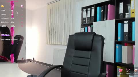 Snapshot of evanoellex chatting on 03/02/25, 01:15 Your Fantasy online show from 03/02/25, 01:15