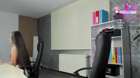 Snapshot of evanoellex chatting on 10/04/25, 06:50 Your Fantasy online show from 10/04/25, 06:50