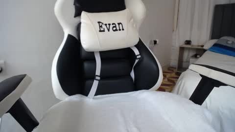 Evan online show from 01/02/25, 05:07