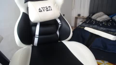 Evan online show from 01/06/25, 06:10
