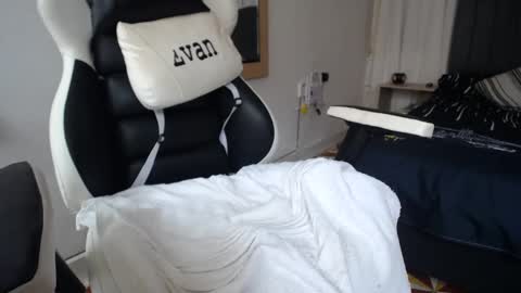 Evan online show from 02/28/25, 05:04