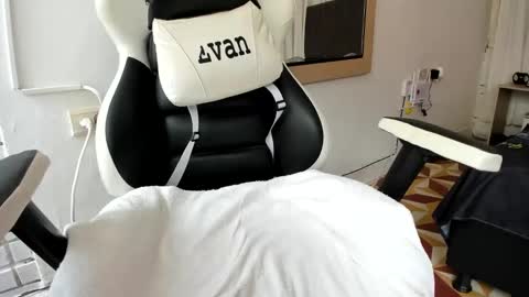 Evan online show from 03/03/25, 06:33