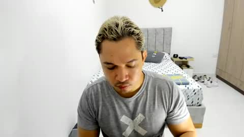 Snapshot of evans_king chatting on 06/12/26, 01:32 Evan online show from 06/12/26, 01:32