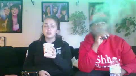 evanschris2048 online show from 10/31/25, 02:01