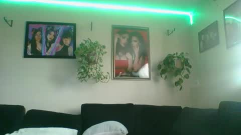 evanschris2048 online show from 11/14/25, 05:44