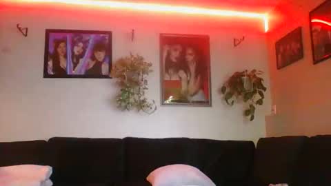 evanschris2048 online show from 11/19/25, 01:38