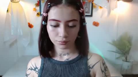 Snapshot of evanss_lx chatting on 10/29/25, 06:53 Evanssa lx online show from 10/29/25, 06:53