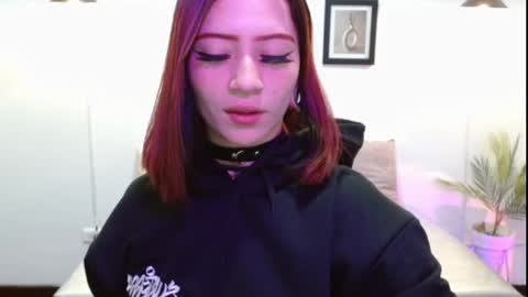 Snapshot of evanss_lx chatting on 12/14/25, 01:27 Evanssa lx online show from 12/14/25, 01:27