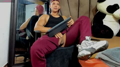   online show from 02/05/25, 12:17