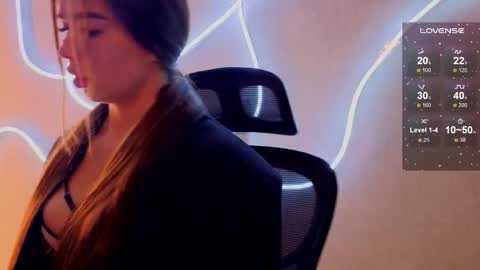 Snapshot of evapuff chatting on 11/22/25, 10:03 evapuff online show from 11/22/25, 10:03