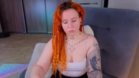 Moon online show from 10/10/25, 06:12