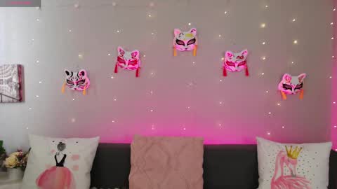 Snapshot of evarey_ chatting on 06/06/26, 03:55 Adelina online show from 06/06/26, 03:55