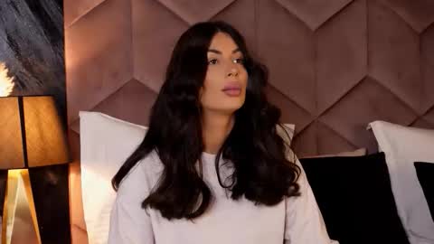 EvaRhea online show from 09/29/25, 02:49