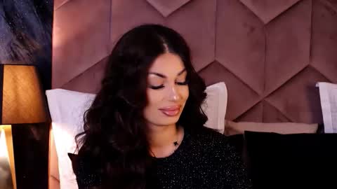 EvaRhea online show from 10/08/25, 02:53