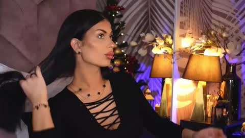 EvaRhea online show from 12/18/25, 03:56