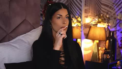 EvaRhea online show from 12/22/25, 03:47