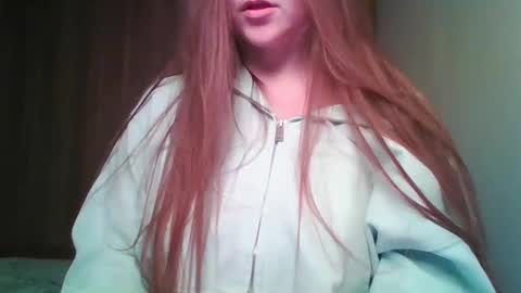 evasapples2026 online show from 04/21/26, 07:50