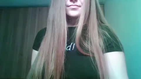 evasapples2026 online show from 05/06/26, 02:00