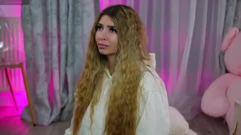 Eva online show from 04/17/26, 11:08