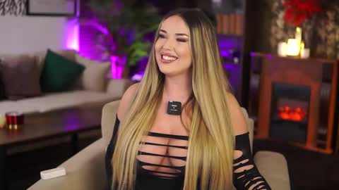 Eva online show from 10/22/25, 04:07