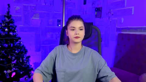 Snapshot of evathopson chatting on 12/09/24, 12:08 Eva  next stream -  - 1600 UTC2000  online show from 12/09/24, 12:08