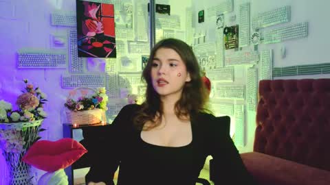 Snapshot of evathopson chatting on 02/14/25, 03:05 Eva  next stream -  - 1600 UTC2000  online show from 02/14/25, 03:05