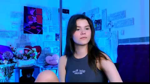 Snapshot of evathopson chatting on 03/06/25, 07:14 Eva  next stream -  - 1600 UTC2000  online show from 03/06/25, 07:14