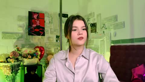 Snapshot of evathopson chatting on 03/08/25, 02:30 Eva  next stream -  - 1600 UTC2000  online show from 03/08/25, 02:30
