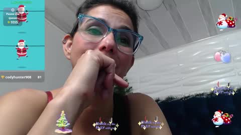 Snapshot of evawilliams_ chatting on 12/19/24, 01:07 Eva online show from 12/19/24, 01:07