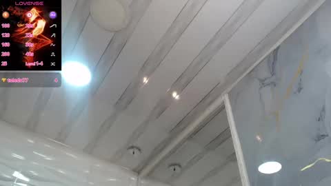 Snapshot of evawilliams_ chatting on 02/05/25, 01:04 Eva online show from 02/05/25, 01:04