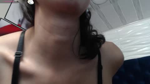 Snapshot of evawilliams_ chatting on 03/06/25, 08:37 Eva online show from 03/06/25, 08:37
