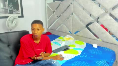 Snapshot of evaxemma chatting on 11/19/25, 01:11 Eva And Emmanuel online show from 11/19/25, 01:11